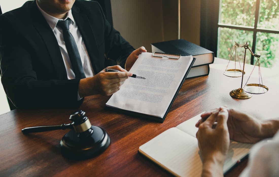 Niesłuszne zwolnienie z pracy w UK – Twoje prawa i odszkodowania